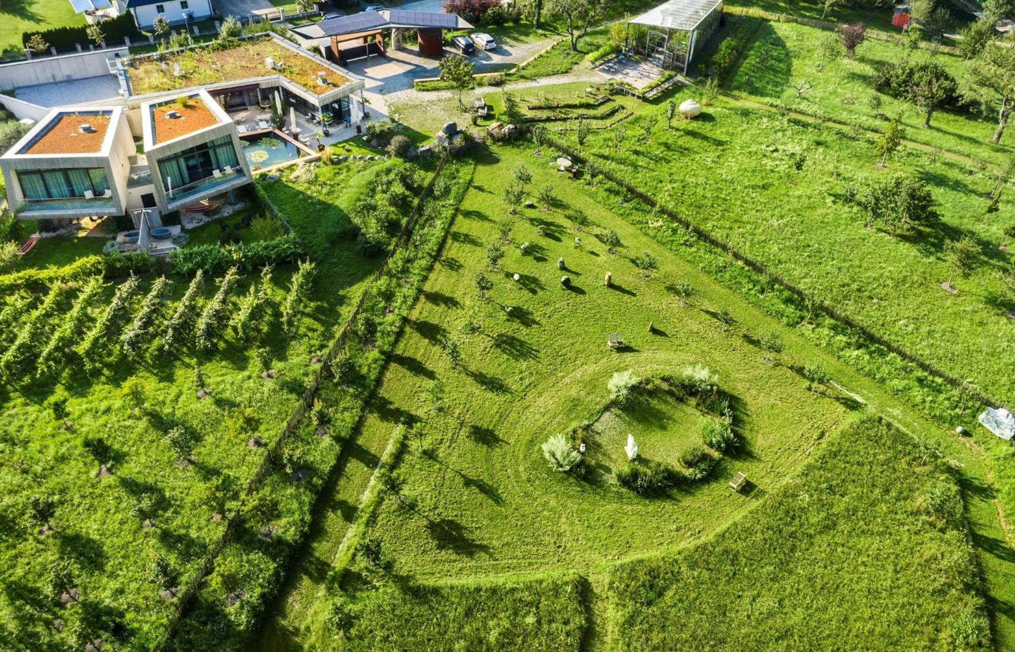 Hotel Flora Auf Gut Guntrams Schwarzau am Steinfelde Esterno foto